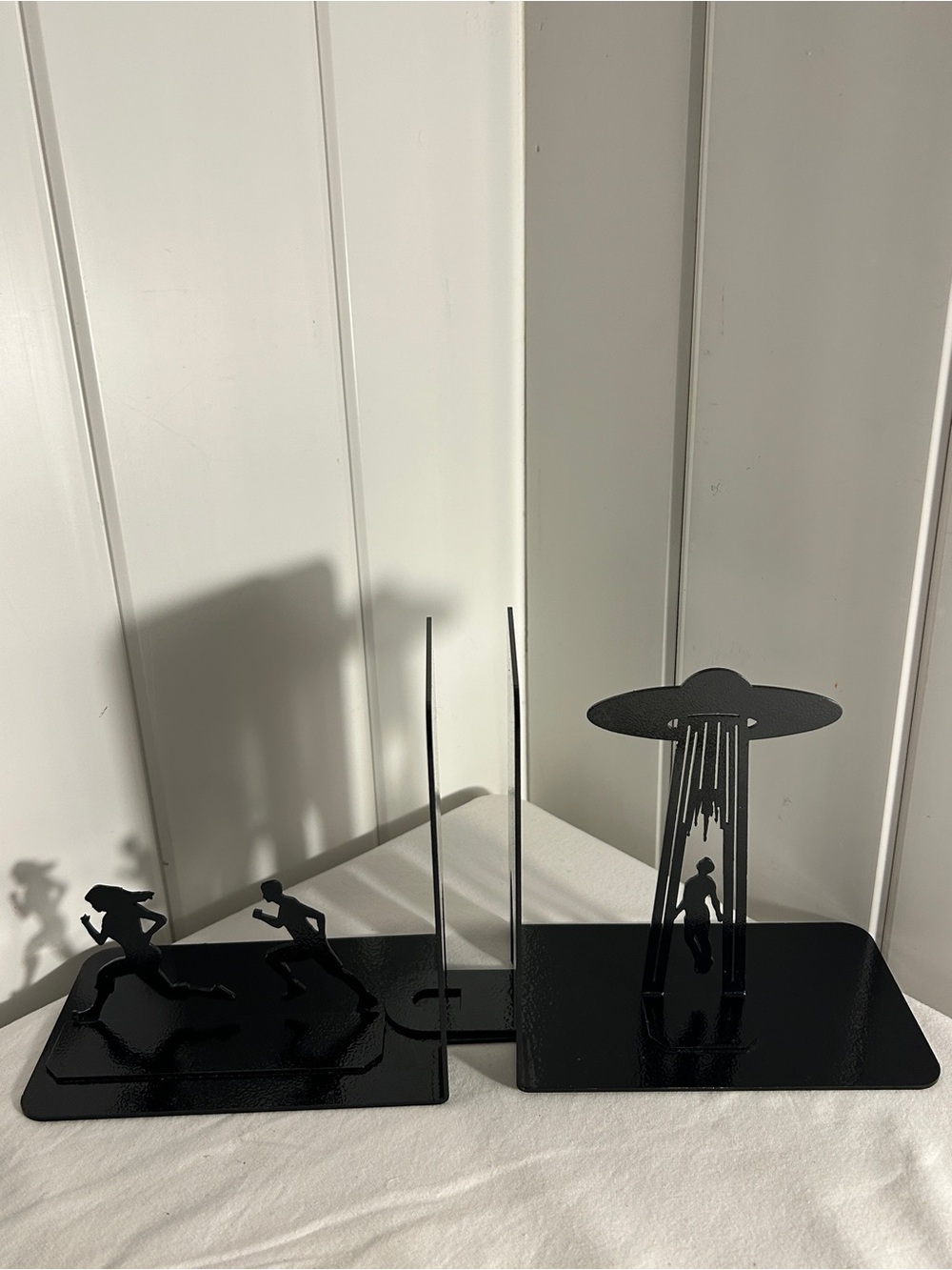 Knob Creek Metal Arts UFO Alien Abduction Steel Bookends Cut Out set Made In USA